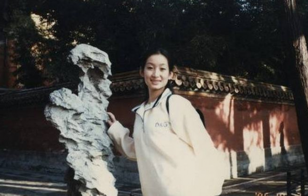 挺大肚撐起一個家的秦海璐，產後婆婆待她親如女兒，今仍幸福甜蜜