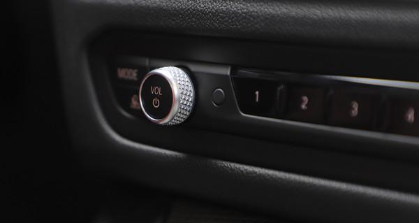 「鵬哥聊車」寶馬3繫有必要多花5萬買高功率嗎? 「鵬哥聊車」寶馬3繫有必要多花5萬買高功率嗎?