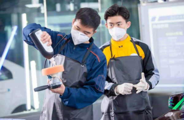 職校生變熱門?還未畢業就被“預訂”?職校老師說出原因 職校生變熱門?還未畢業就被“預訂”?職校老師說出原因