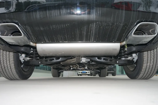 Jeep自由光四驅低配對比四驅次低配，誰更有優勢，更值得入手