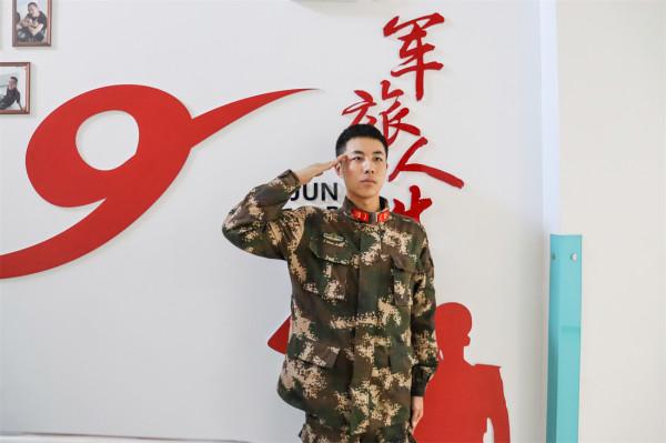 新年將至，看戰友們如何&OpenCurlyDoubleQuote;花式&rdquo;拜年