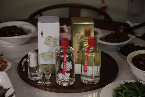 給侄子推薦了一款白酒，想不到俘獲了他物件？