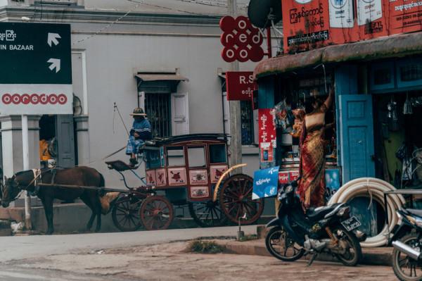 煙火氣息濃厚的緬甸小鎮，曾歸屬英國，英倫氣息十分濃郁