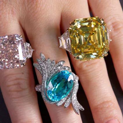 1917年革命期間從俄羅斯走私的皇家珠寶開始銷售 1917年革命期間從俄羅斯走私的皇家珠寶開始銷售