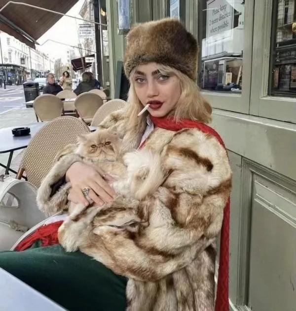 初雪,穿得像徐璐這麼可愛會得到愛情麼? 初雪,穿得像徐璐這麼可愛會得到愛情麼?