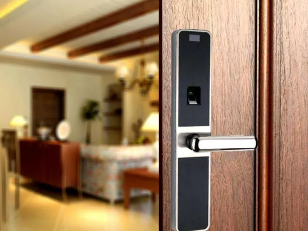 正在走紅的指紋鎖,為何很多人稱它是“智商稅”?來聽聽大實話 正在走紅的指紋鎖,為何很多人稱它是“智商稅”?來聽聽大實話