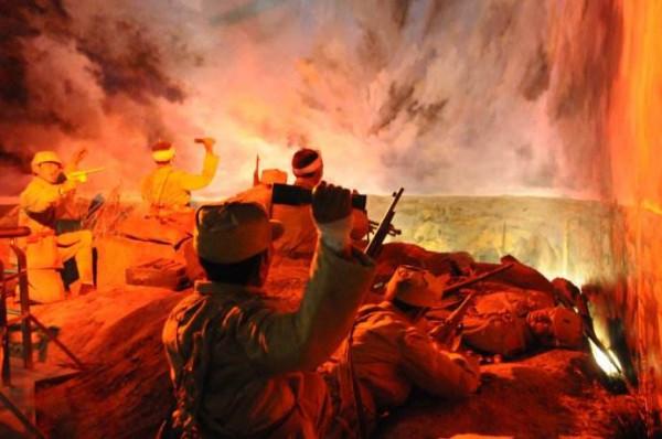 團長獻上一計，旅長一拳砸在桌子上：後面的戰鬥你來指揮