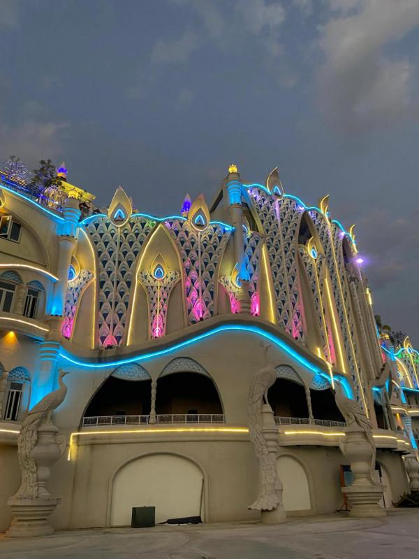 楊麗萍投資的著名劇院已經爛尾