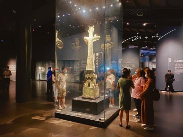 三星堆博物館標誌性文物，被譽為世界銅像之王，仍有許多未解之謎