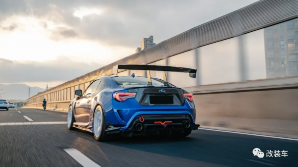 改裝清單遠超18cm的斯巴魯BRZ，試遍OHLINS、ARAGOSTA和KW避震