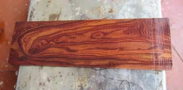 紅木之辨:七種紅酸枝您認識幾種? 紅木之辨:七種紅酸枝您認識幾種?