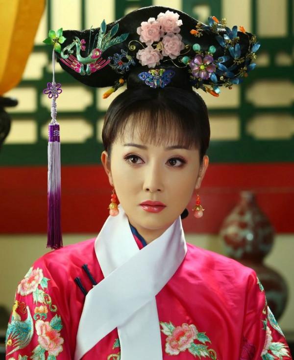 她出身蒙古,13歲嫁表叔,21歲守寡,29歲做祖母,做了57年皇太后 她出身蒙古,13歲嫁表叔,21歲守寡,29歲做祖母,做了57年皇太后