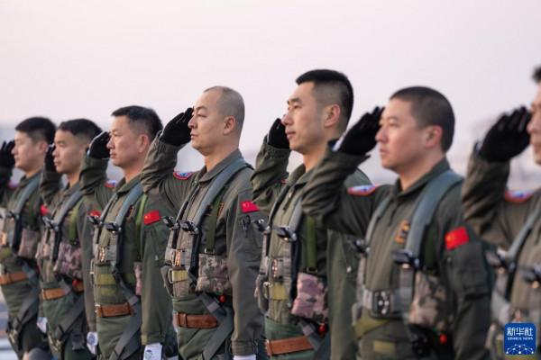 海天之翼 重器之魂——記海軍航空大學某基地艦載機飛行教官群體