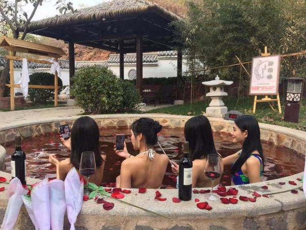 “雪吻西部 湯戀長青”！來這裡領略冰雪溫泉兩重天的別樣魅力