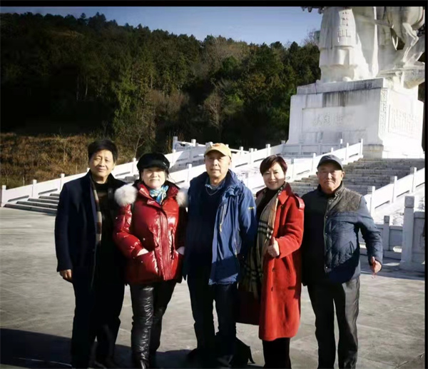 湖北省古玩藏品研究會書畫研究分會和錢幣郵卡分會一日遊活動紀實