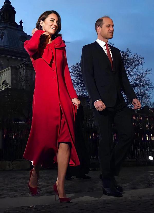 凱特王妃主持聖誕頌歌,獲婆家孃家鼎力支援,讓不和謠言隨風破 凱特王妃主持聖誕頌歌,獲婆家孃家鼎力支援,讓不和謠言隨風破