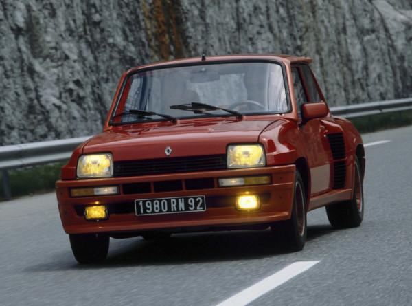 40年前的老車改成賽博朋克風格,158馬力變400馬力 40年前的老車改成賽博朋克風格,158馬力變400馬力