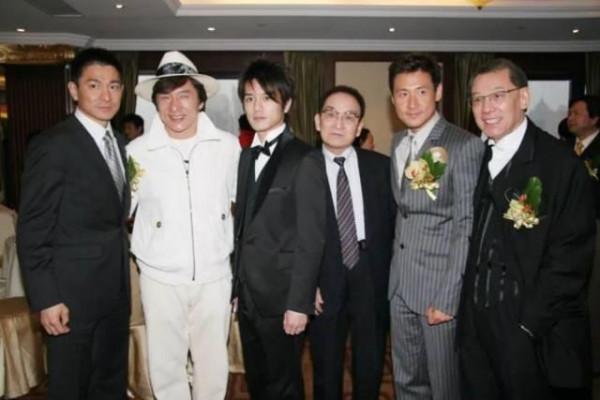 “人傻錢多”的成龍：被楊受成戲耍，請客花1600萬，包店只為報仇