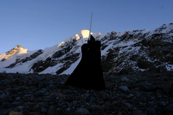 在新專輯預熱了兩年以後，Capper決定對整個說唱圈實施降維打擊