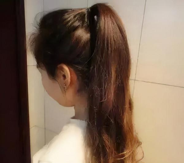 將扎頭髮這件日常事件透過藝術昇華，發生神奇變化，簡直要美爆