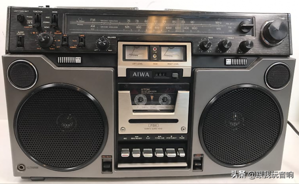 愛華 AIWA TPR-820 經典雙UV表四喇叭音響 收音機 錄音機