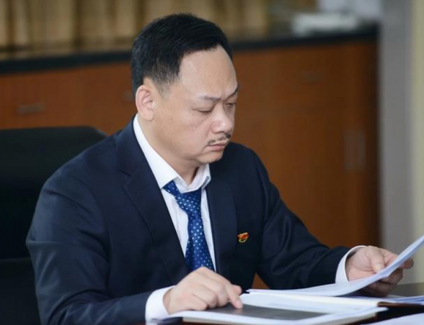 人生贏家佔旭剛：19歲進國家隊，取得世界舉重冠軍，退役迎娶空姐