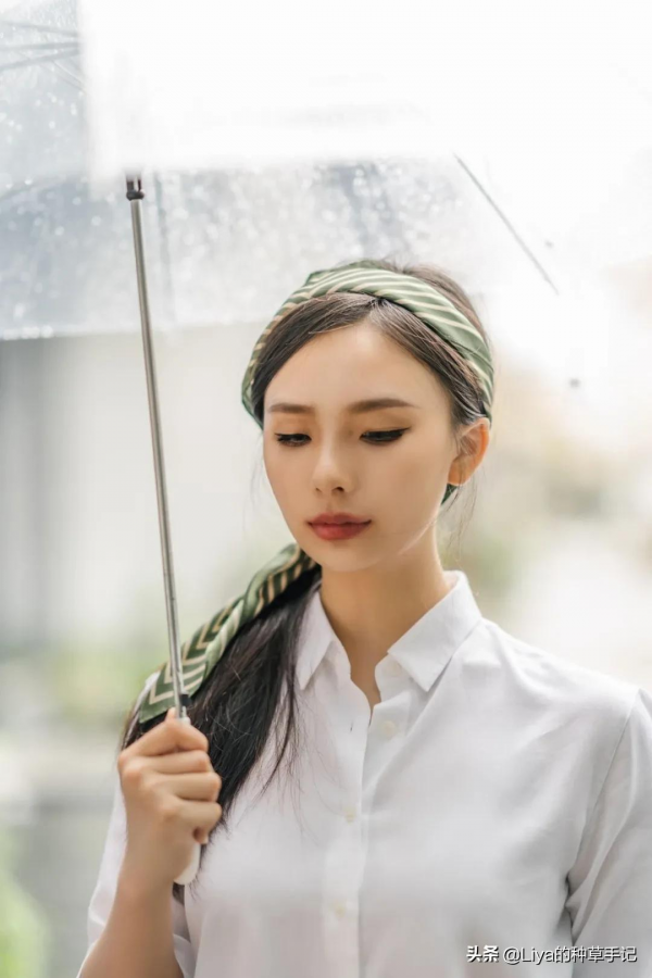 別再披頭散髮了！這3款秋日髮型，又美又撩人