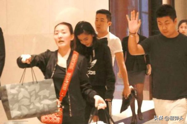 門檻在前,追兵在後,年輕藝人如何突圍? 門檻在前,追兵在後,年輕藝人如何突圍?