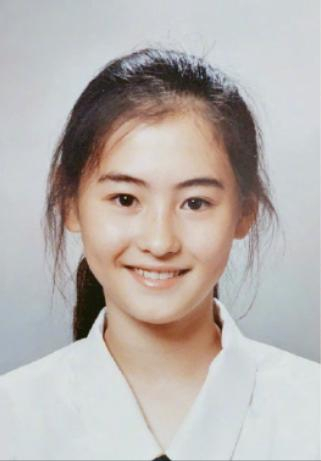 被星探發掘時，袁潔瑩在吵架，王俊凱在廁所，他被追著跑了6條街