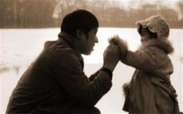 退伍老兵扛16年煤氣罐，把養女培養成女博士，親生父母得知要認親