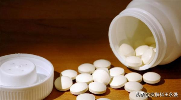 汗皰疹反覆性發作，瘙癢難耐，醫生教你用3個方法解決，快速有效