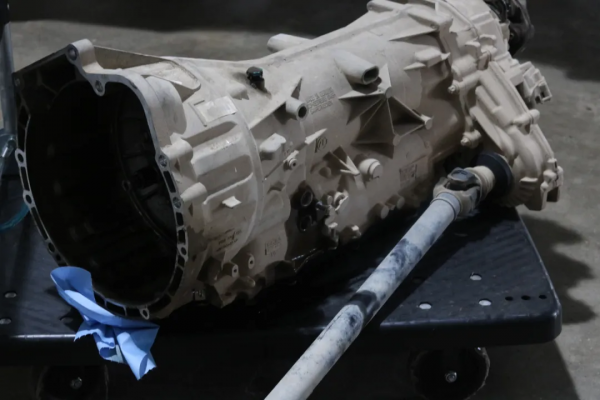 翻新“破爛不堪”的寶馬X5,車主硬是把X5當拖拉機開了7年 翻新“破爛不堪”的寶馬X5,車主硬是把X5當拖拉機開了7年