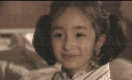 楊冪從小美到大，那些天天說她整容的可以歇歇了