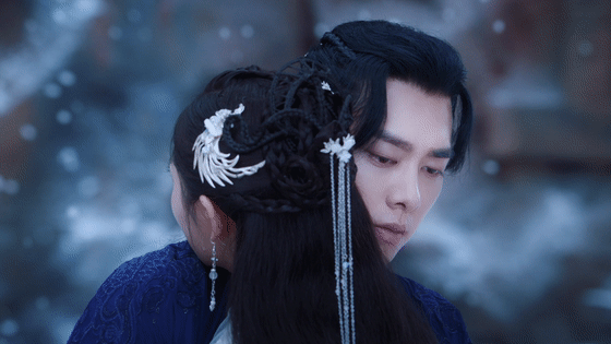 李易峰藍色波浪頭都挽不回收視率?古偶劇就只能是這個水平? 李易峰藍色波浪頭都挽不回收視率?古偶劇就只能是這個水平?