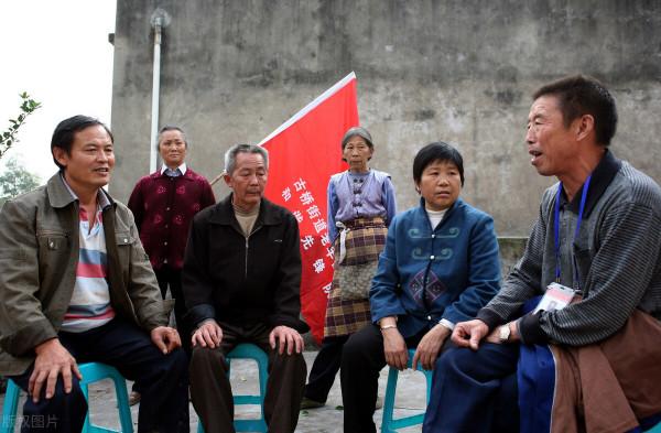 事業單位員工注意，滿足四個條件有機會轉為公務員，鐵飯碗更穩