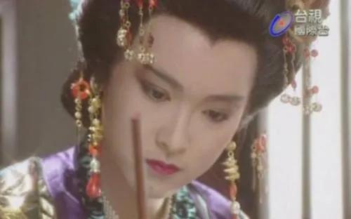 當年劇組沒錢打首飾，女演員滿頭鐵線鋼圈，卻打造出一批古裝女神