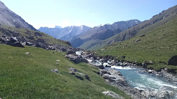 #美麗中國，大美新疆# 大片來襲！新疆烏尉高速一路好風光