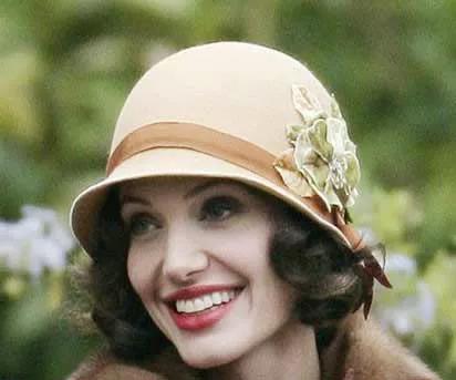 五十歲女人怎麼打扮更加年輕呢 五十歲女人怎麼打扮更加年輕呢