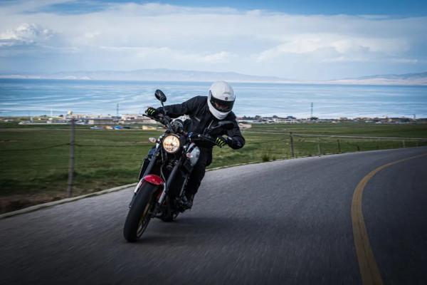 挑戰青藏高原！“復古大師”XS900R出征邊塞