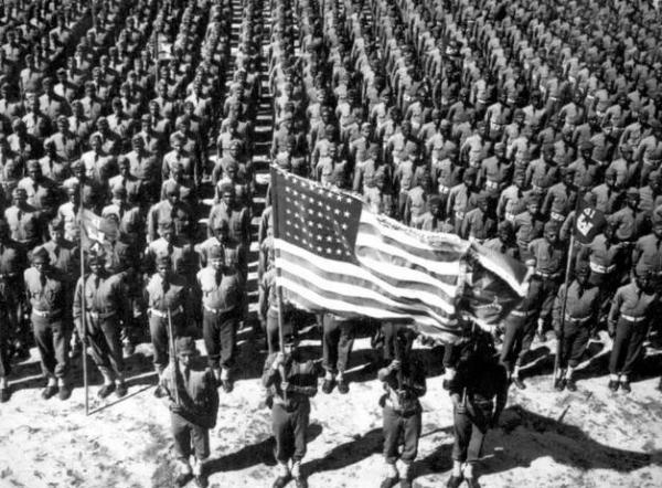 二戰結束時，美國擁有百艘航母萬架轟炸機，為何不趁機進攻蘇聯？