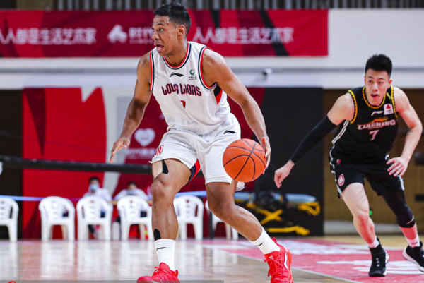 CBA新星祝銘震,第一年就入選國家隊,還有一個貌美的女友 CBA新星祝銘震,第一年就入選國家隊,還有一個貌美的女友