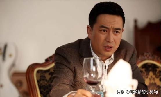 張嘉譯前妻，因性格不合離婚，獨自撫養女兒，今56歲感情仍坎坷