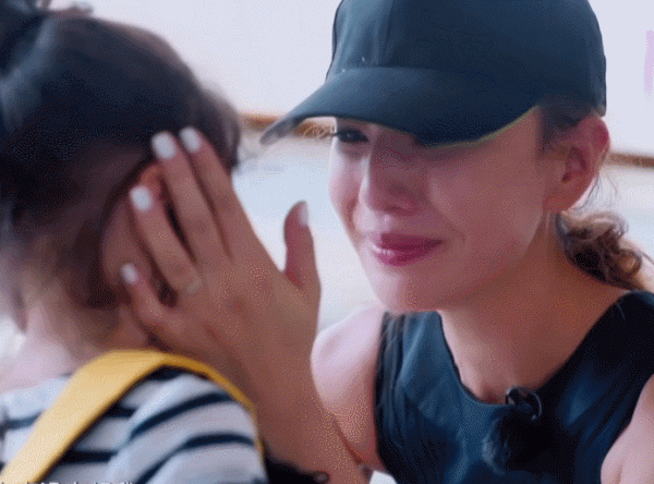 哥哥刷爆熱搜後,我卻被這位大灣區姐姐迷住了…… 哥哥刷爆熱搜後,我卻被這位大灣區姐姐迷住了……