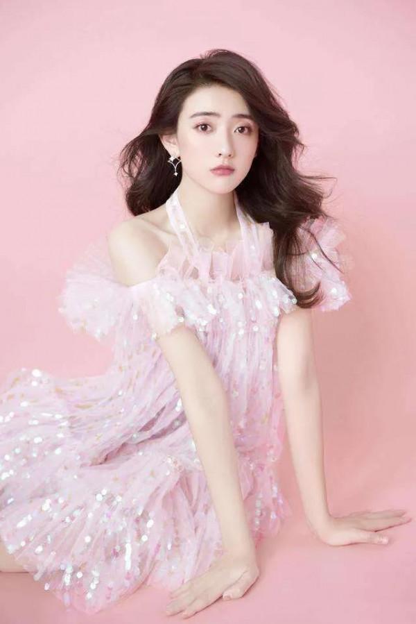 梁潔：甜美靚麗