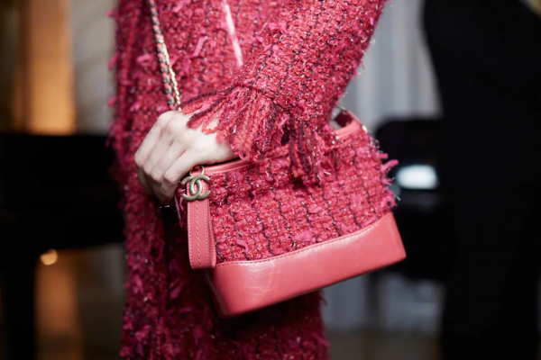 女生第一個大牌包包怎麼選？這30款揹包十年都不過時