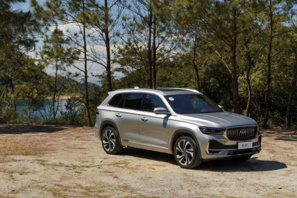 重新“定義”緊湊級，軸距2845mm，三屏聯動，不到14萬可買