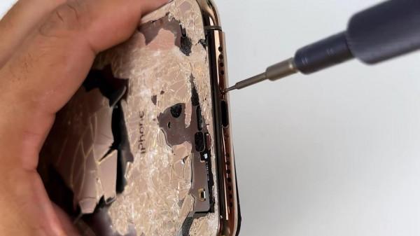 800塊買了部iPhoneXSMax,一天改造成iPhone13ProMax,感覺賺了 800塊買了部iPhoneXSMax,一天改造成iPhone13ProMax,感覺賺了