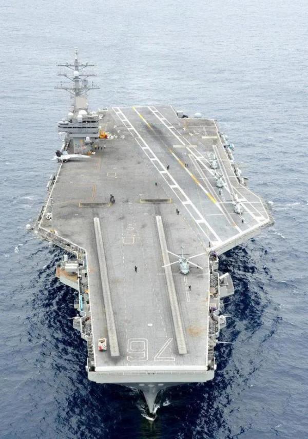 美國海軍“尼米茲”級核動力航母