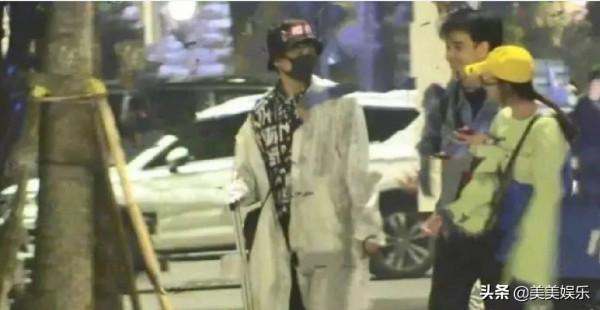 易烊千璽室友換女友太快！疑似無縫銜接，網友：小小年紀就渣了？