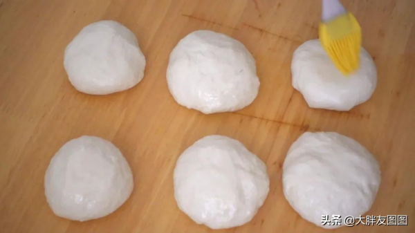 4種材料,不發酵,不用烤箱,自制起酥煎餅,香噴噴的麵食 4種材料,不發酵,不用烤箱,自制起酥煎餅,香噴噴的麵食